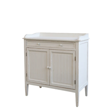 Antiikkivalkoinen senkki | 83 x 41 x 91,5 cm | Shabby Chic-Chic Antique-Sasu’s sisustus- ja huonekaluliike