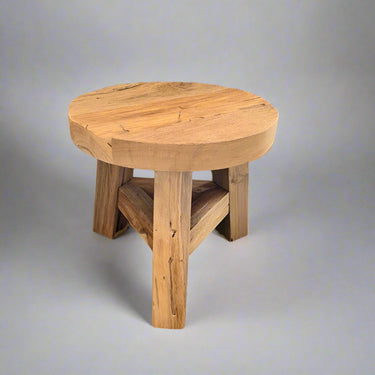 Kierrätystiikkinen puunvärinen jakkara kapeilla jaloilla | ⌀26 x 23 cm | Mini-Design by Sasu's-Sasu’s sisustus- ja huonekaluliike