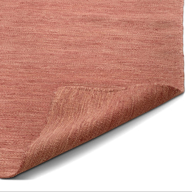 Korallinpunainen 0,7 cm paksu villamatto | Plain Coral-Classic Collection-Sasu’s sisustus- ja huonekaluliike