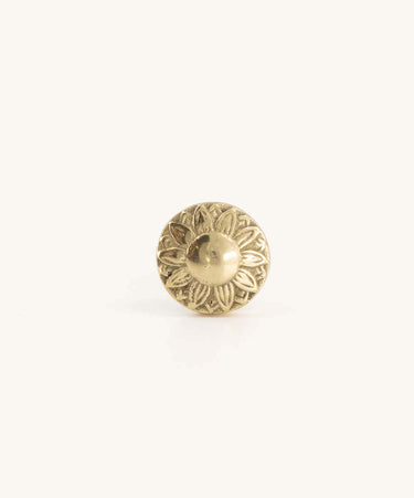 Kukka nuppivedin | Messinki | ⌀3 cm x 6 cm | Solange-Doing Goods-Sasu’s sisustus- ja huonekaluliike
