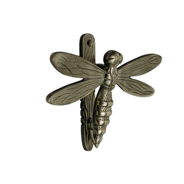 Messinkinen sudenkorento-ovikolkutin | Tinansävyinen | Dragonfly-Brass bee-Sasu’s sisustus- ja huonekaluliike