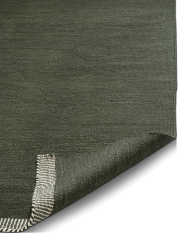 Metsänvihreä 0,7 cm paksu villamatto | 200 x 300 cm | Pure forest green-Classic Collection-Sasu’s sisustus- ja huonekaluliike