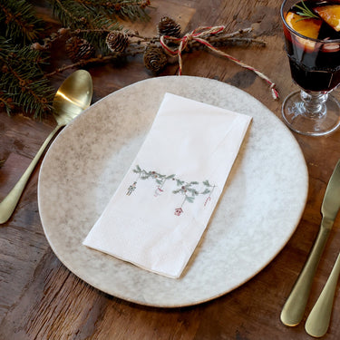 Napkin w. garland L20/W10 cm white