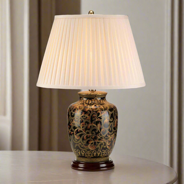 Pöytävalaisin kulta ja musta metalli | Morris-Elstead Lighting-Sasu’s sisustus- ja huonekaluliike