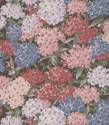 Rhododendron Walk Invisible Green | non-woven tapetti | In the Garden