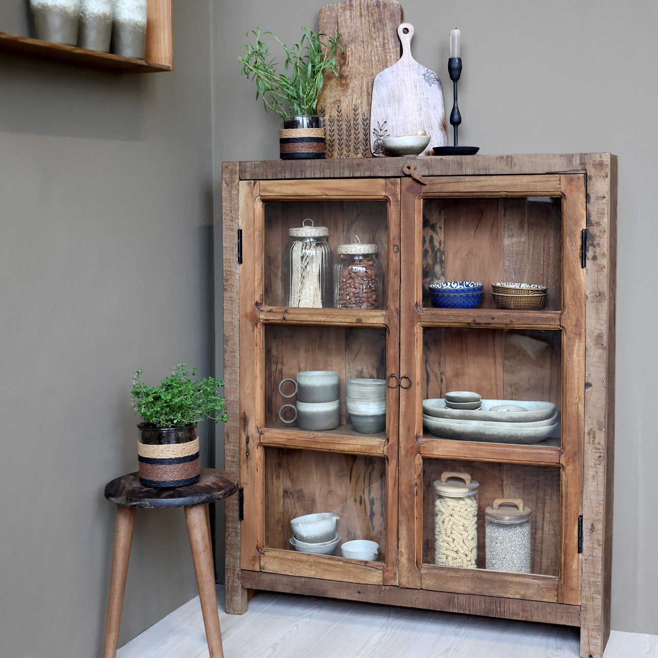 Kierr tyspuinen Puunv rinen Lasivitriini 85 X 18 X 105 Cm Grimaud kierr-tyspuinen-puunv-rinen-lasivitriini-85-x-18-x-105-cm-grimaud