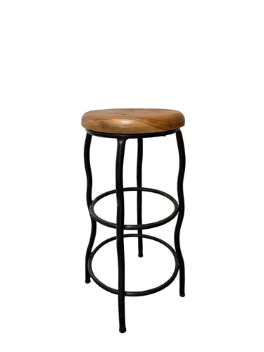 Saarekejakkara mustaa metallia ja tiikkipuuta | ⌀30 x 67 cm-Shreya Furniture-Sasu’s sisustus- ja huonekaluliike