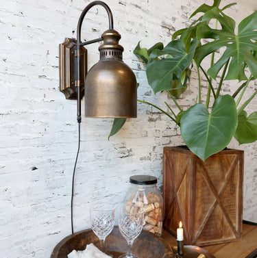 Seinävalaisin | antiikkimessinki K38cm | Bell-Chic Antique-Sasu’s sisustus- ja huonekaluliike