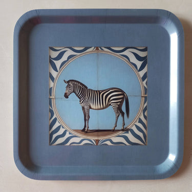 Sinisävyinen tarjotin | 32 x 32 cm | Zebra-Odalisque Paris-Sasu’s sisustus- ja huonekaluliike