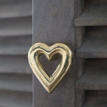 Sydämen muotoinen messinkivedin | Heart Drawer Knob-Brass bee-Sasu’s sisustus- ja huonekaluliike