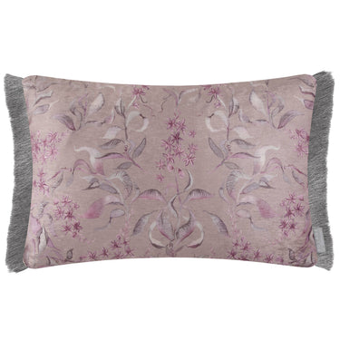 Violettisävyinen sisustustyyny hapsureunoilla | 60 x 40 cm | Hettie-Riva Home-Sasu’s sisustus- ja huonekaluliike