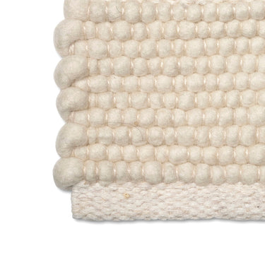 Valkoinen 1,5 cm paksu merinovillamatto | Merino White-Classic Collection-Sasu’s sisustus- ja huonekaluliike