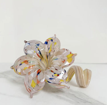 Valkoinen pöytäkoriste / kynttilänjalka Murano-lasia | 13 x 13 x 11 cm | Fiore-Murano Dream-Sasu’s sisustus- ja huonekaluliike
