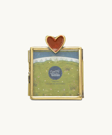 Valokuvakehys messinkiä 5 x 5 cm valokuvalle | 5,3 x 0,6 x 7,8 cm | Pyar Heart Mini-Doing Goods-Sasu’s sisustus- ja huonekaluliike