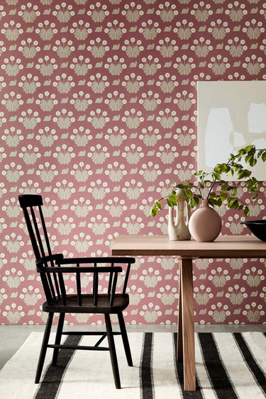 Burges Snail Rosie | Non-Woven Wallpaper | National Trust Papers II