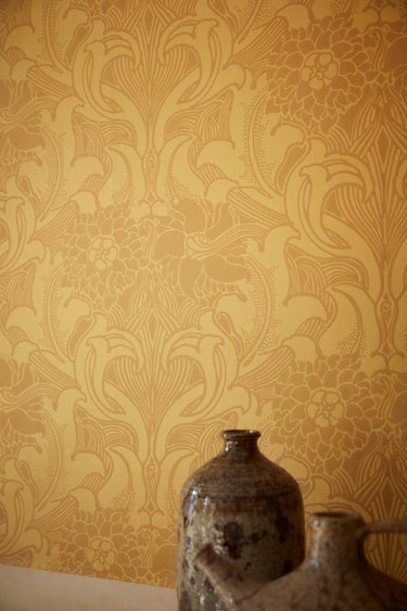 Dahlia Scroll Giallo | non-woven wallpaper | National Trust Papers III