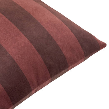 Punainen raidallinen jacquard-sisustustyynyliina | 45 x 45 cm | The Ultimate Stripe