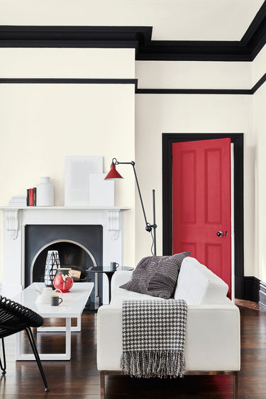 Seinämaali French Grey Pale, listamaali Jack Black, ovimaali Cape Red