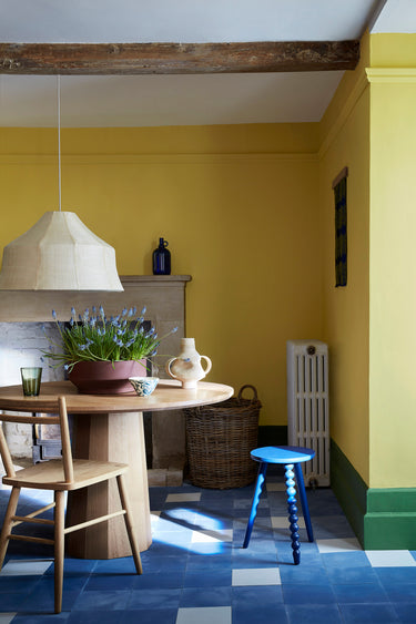 Seinämaali Indian Yellow, listamaali Hopper, kattomaali Flint
