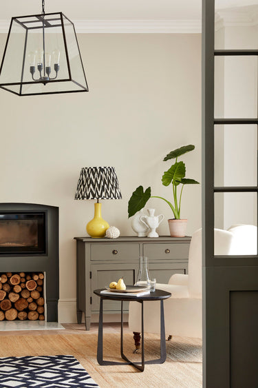 Kattomaali Portland Stone Pale, seinämaali Portland Stone, kalustemaali lipastossa Baluster