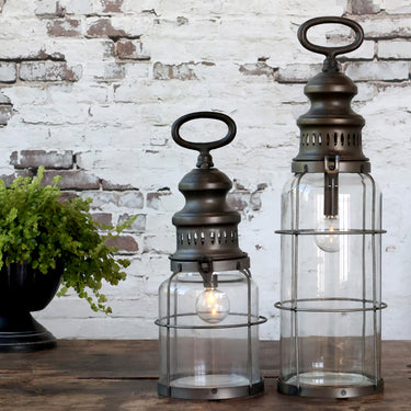 Antiikkihiilenmusta tallilyhty polttimolla | Ø12 x 32 cm | French Stable Lantern