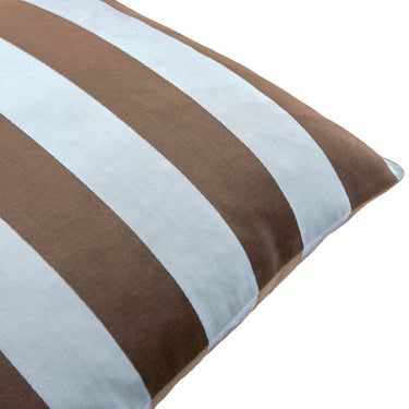 Blueberry Muffin -sävyinen raidallinen jacquard-sisustustyynyliina | 45 x 45 cm | The Ultimate Stripe