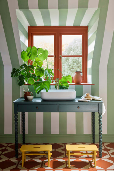 Broad Stripe Pea Green | non-woven tapetti | Storybook Papers