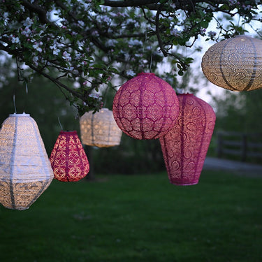 Fuksianpunainen aurinkokennolyhty | Ø35 x 50 cm | Paisley Balloon