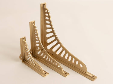 Brass shelf bracket | Brushed brass | 17.7 x 15.1 cm | Sunrise