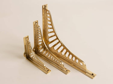 Brass shelf bracket | Polished brass | 17.7 x 15.1 cm | Sunrise