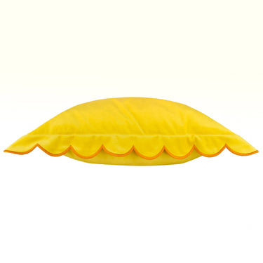 Keltainen sisustustyynyliina | 45 x 45 cm | Scallop