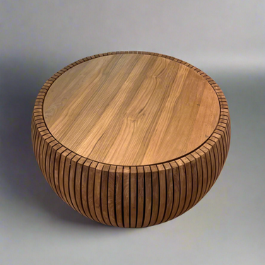 Kierrätystiikkinen puunvärinen sohvapöytä | ⌀95x44cm | Rimini