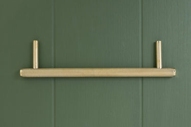 Polished brass colored patterned rod pull | Brass | APIDA 17 cm
