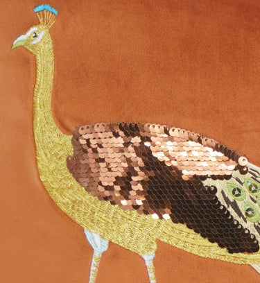 Kuparinruskea riikinkukkokirjailtu samettinen sisustustyynyliina | 45 x 45 cm