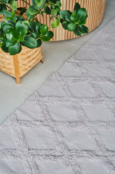 Beige bathroom rug made of recycled cotton | 70 x 120 cm | Serene