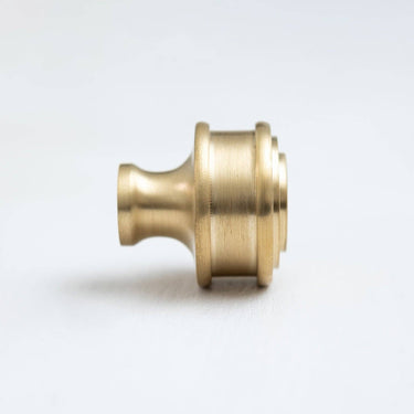 Brass stepped knob pull | Brushed brass | Ø 3 x 3 cm | Borders Design