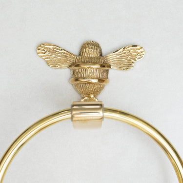 Brass towel ring I Polished brass | 16.5 x 6 x 22 cm | Bee