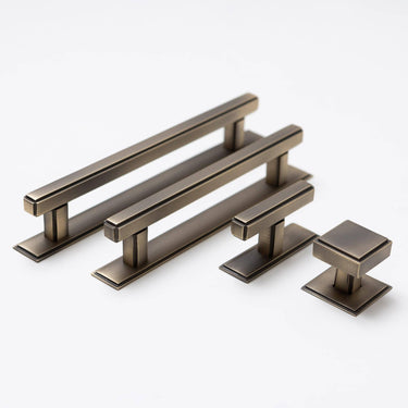 Brass T-handle with back plate | Antique brass | 7 x 2.3 x 3.5 cm | Art Deco
