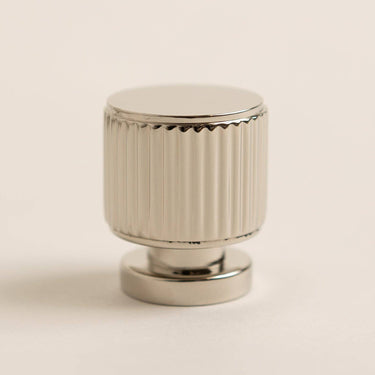 Modern knurled brass knob | Nickel | Ø2.5 x 3 cm | Knurled