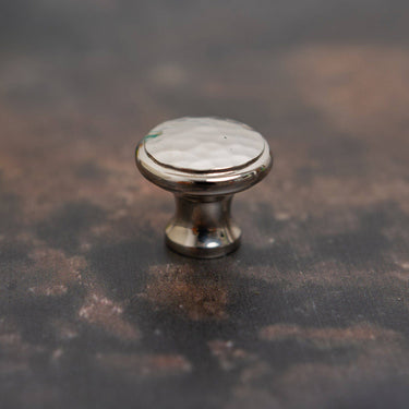 Hammered brass knob pull | Nickel | ⌀3 x 2.5 cm | Hammered