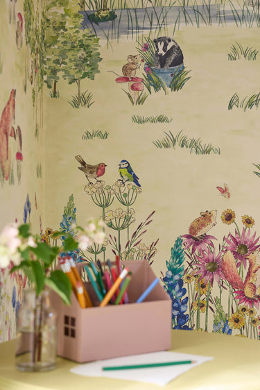 Potter's Woodland Spring | non-woven tapetti | Storybook Papers