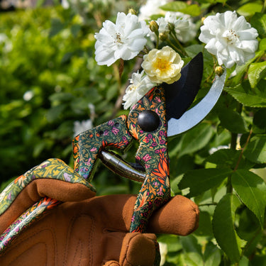 Puna-vihreät ohileikkaavat puutarhasakset | William Morris Snakeshead