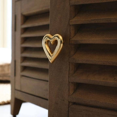 Sydämenmuotoinen nuppivedin messinkiä | 5 x 2,7 x 5,5 cm | Kiillotettu messinki | Heart
