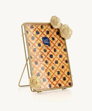 Brass photo frame for 10 x 15 cm photo | 11 x 2 x 16 cm | Mia Poppy