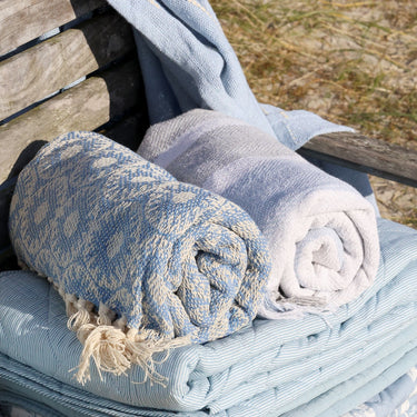 Aix Throw of surplus yarn L150/W130 cm ocean